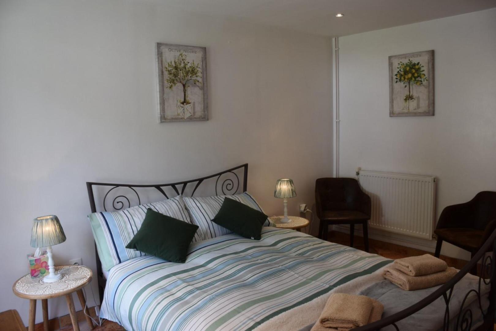 Bed and Breakfast Libellule Coussac-Bonneval Екстер'єр фото